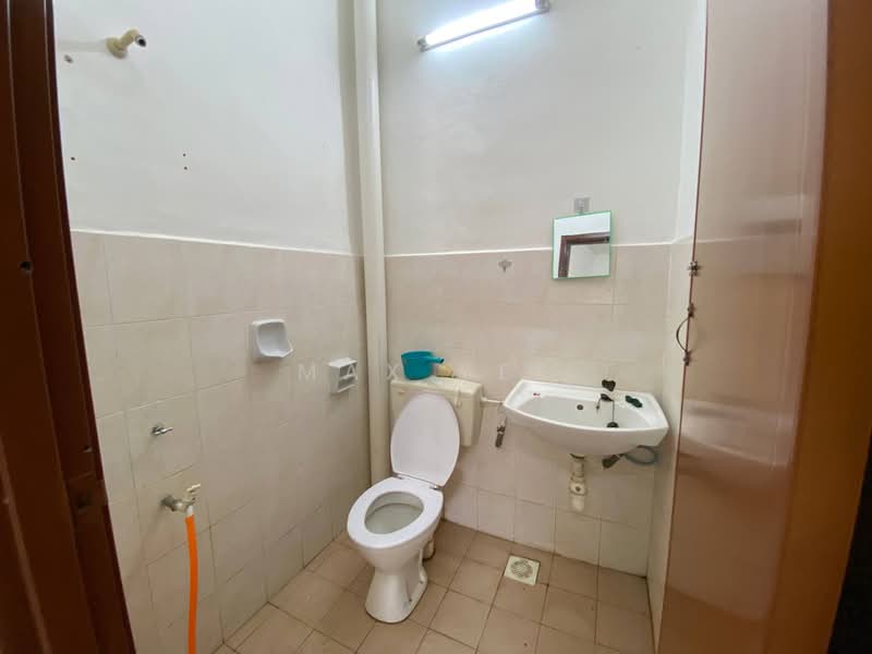 1-storey Terraced House for Rent in Bandar Putra (Kulai) - Max Yee - Bathroom - PropertyGuru.com.my