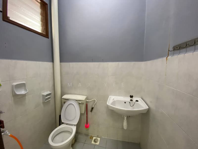 1-storey Terraced House for Rent in Bandar Putra (Kulai) - Max Yee - Bathroom - PropertyGuru.com.my