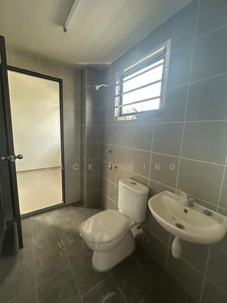 2-storey Terraced House for Sale in Kelapa Sawit (Kulai) - Jack Ching - Bathroom - PropertyGuru.com.my