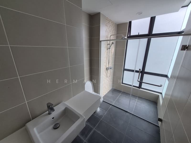 Condominium for Rent at Brezza Hill - Herman Chia - Bathroom - PropertyGuru.com.my