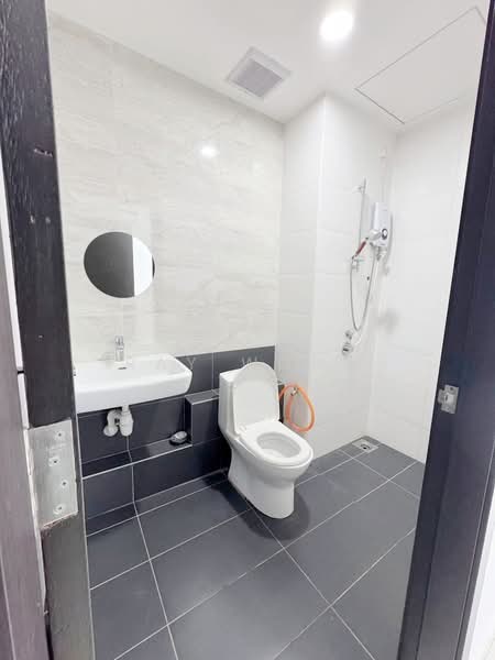 Kediaman Servis untuk Disewa di Wave @ Marina Cove - Ray Wong - Bathroom - PropertyGuru.com.my