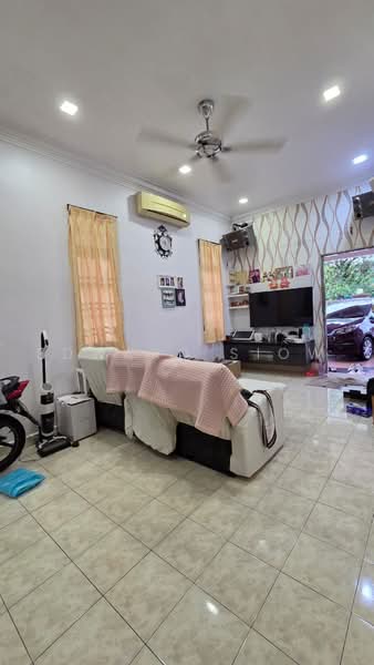 1-storey Terraced House for Sale in Taman Rinting (Masai) - Edward Siow - Living Room - PropertyGuru.com.my