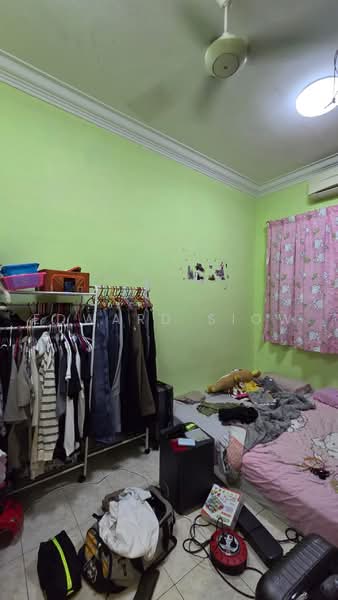 1-storey Terraced House for Sale in Taman Rinting (Masai) - Edward Siow - Bedroom - PropertyGuru.com.my