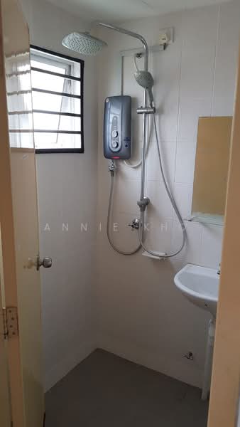 Pangsapuri untuk Disewa di Seri Pinang - Annie Kho - Bathroom - PropertyGuru.com.my