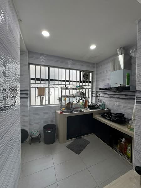 2-storey Terraced House for Sale in Taman Gaya (Ulu Tiram) - Elston Chong - Kitchen - PropertyGuru.com.my