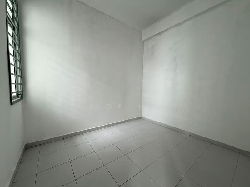 2-storey Terraced House for Sale in Taman Kundang Jaya (Rawang) - Alice Low - Interior - PropertyGuru.com.my