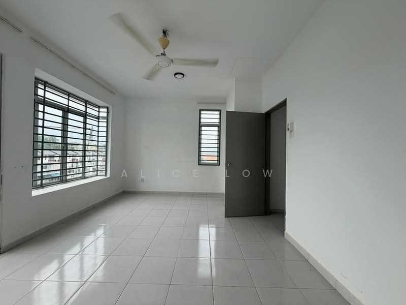 2-storey Terraced House for Sale in Taman Kundang Jaya (Rawang) - Alice Low - Interior - PropertyGuru.com.my