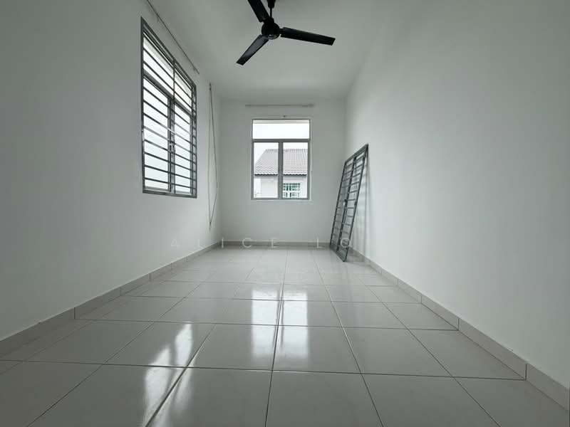 2-storey Terraced House for Sale in Taman Kundang Jaya (Rawang) - Alice Low - Interior - PropertyGuru.com.my
