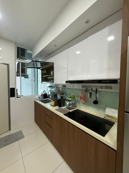 Service Residence for Sale at D'Summit Residences - Kelly Chen - Kitchen - PropertyGuru.com.my