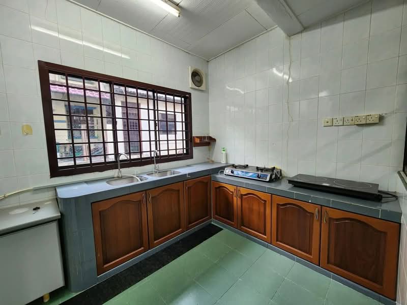 Rumah Teres 1.5-Tingkat untuk Disewa di Bandar Seri Alam (Masai) - April Chin - Kitchen - PropertyGuru.com.my