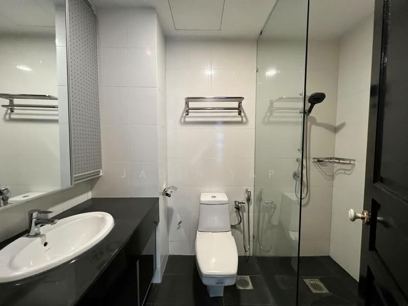 Kondominium untuk Disewa di Corinthian Condominium - Jaden Yap - Bathroom - PropertyGuru.com.my