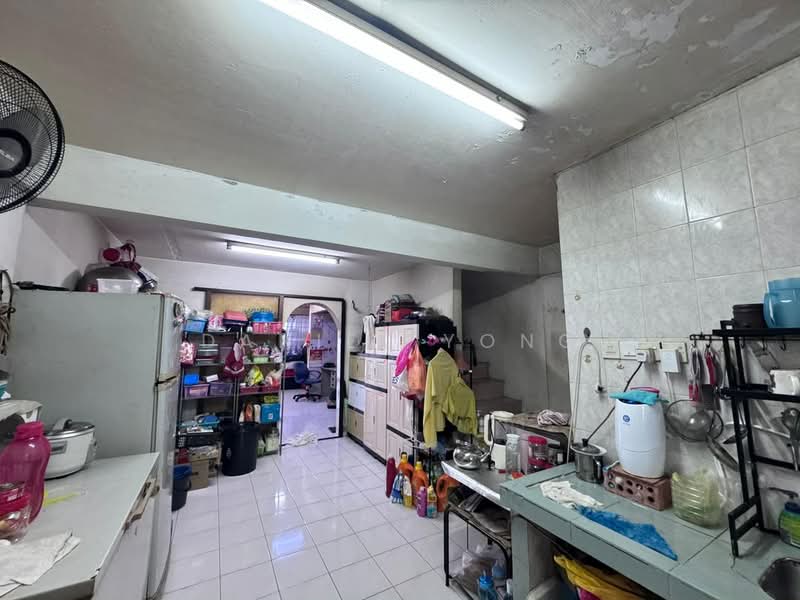 2-storey Terraced House for Sale in Taman Pontian Jaya (Pontian) - Daniel Yong - Kitchen - PropertyGuru.com.my