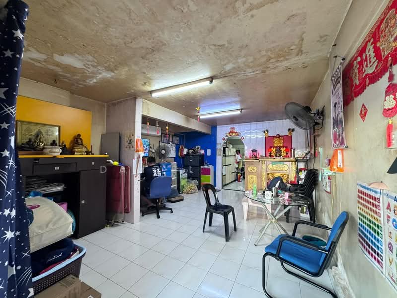 2-storey Terraced House for Sale in Taman Pontian Jaya (Pontian) - Daniel Yong - Living Room - PropertyGuru.com.my