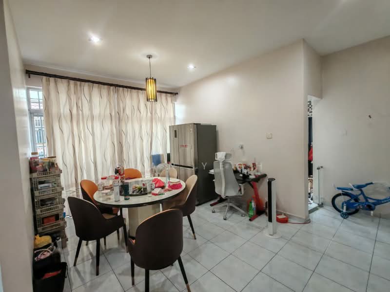 Semi-Detached House for Sale in Taman Bukit Jaya (Ulu Tiram) - Sean Yeoh - Dining Room - PropertyGuru.com.my