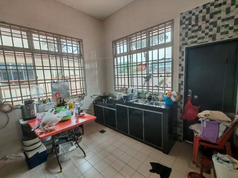 Semi-Detached House for Sale in Taman Bukit Jaya (Ulu Tiram) - Sean Yeoh - Kitchen - PropertyGuru.com.my