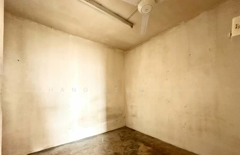 Rumah Flat untuk Dijual di Rumah Pangsa Sutera Wangi - Phang Seow Ling - Interior - PropertyGuru.com.my