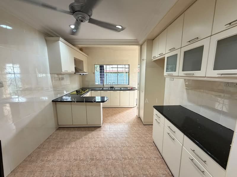 Rumah Teres 2-Tingkat untuk Dijual di Taman Bukit Idaman (Selayang) - Nicky Lai - Kitchen - PropertyGuru.com.my