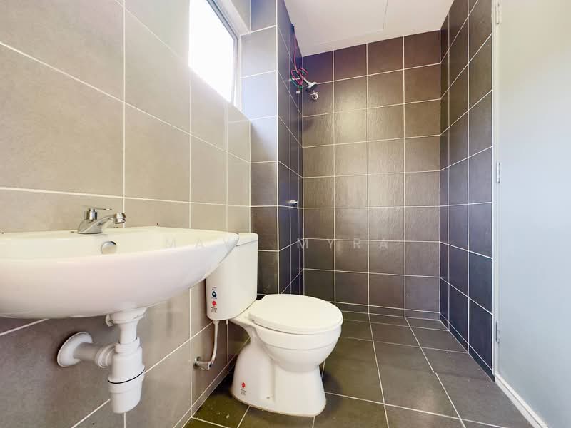Terraced House for Sale in Sepang (Selangor) - Maya Myra - Bathroom - PropertyGuru.com.my