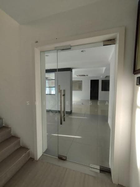 Factory for Rent in Kawasan Perindustrian Balakong (Balakong) - Shirley Sea - Entrance - PropertyGuru.com.my