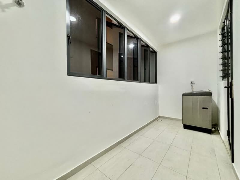 Kediaman Servis untuk Disewa di Sunway Belfield - Billy Tan - Balcony - PropertyGuru.com.my