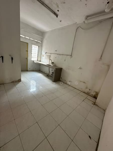 Terraced House for Sale in Taman Delima (Banting) - ch yong - Kitchen - PropertyGuru.com.my