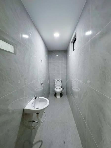 Rumah Teres 2-Tingkat untuk Dijual di Taman Sentosa (Johor Bahru) - Joanne Yong - Bathroom - PropertyGuru.com.my