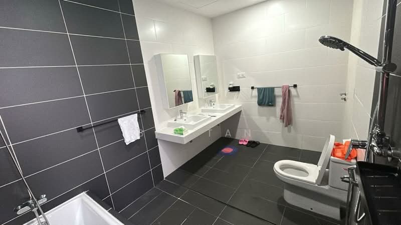 Kondominium untuk Dijual di Dua Menjalara - Ben Tan - Bathroom - PropertyGuru.com.my