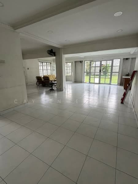 Bungalow House untuk Dijual di Seksyen 17 (Petaling Jaya) - Caydence Chay - Living Room - PropertyGuru.com.my