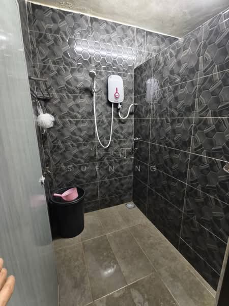 Rumah Teres 1-Tingkat untuk Dijual di Port Klang (Pelabuhan Klang) (Selangor) - Suen Ng - Bathroom - PropertyGuru.com.my