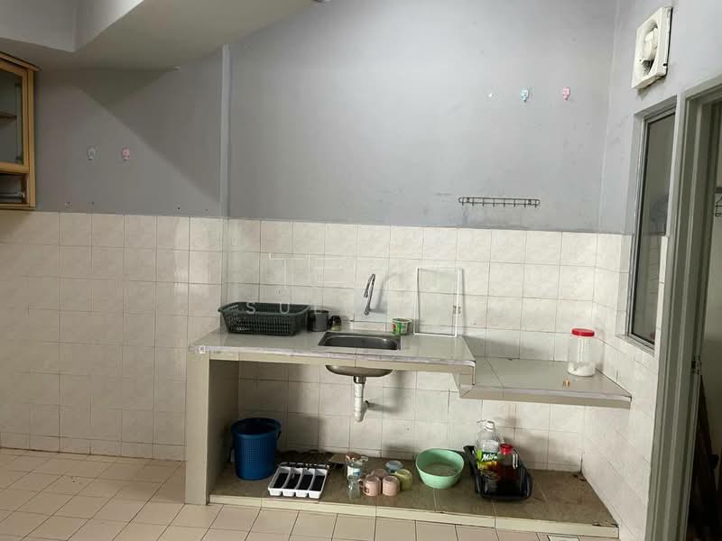 Condominium for Sale at Regency Condominium - Suen Ng - Kitchen - PropertyGuru.com.my