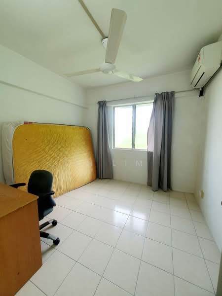 Apartment for Sale at Puncak Erskine - KH Lim - Bedroom - PropertyGuru.com.my