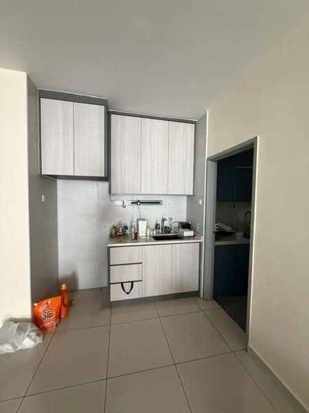Kediaman Servis untuk Dijual di KSL Residence @ Daya - Coco Lee - Kitchen - PropertyGuru.com.my