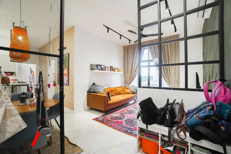 Kediaman Servis untuk Dijual di Serviced Residence @ Fera Residence @ The Quartz WM - Izzaza Izzati - Living Room - PropertyGuru.com.my