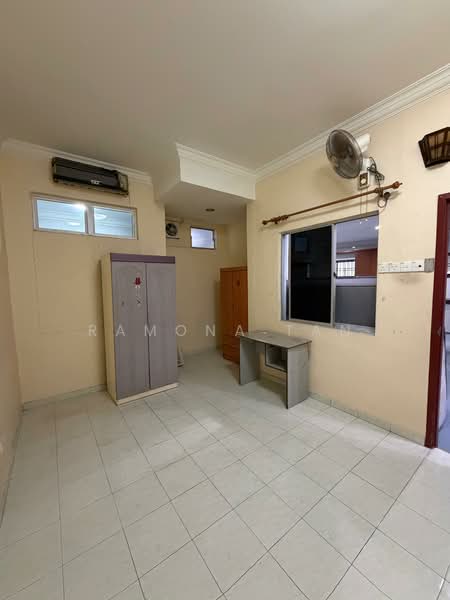 2-storey Terraced House for Sale in Taman Bukit Cheng (Cheng) - Ramona Tan - Interior - PropertyGuru.com.my