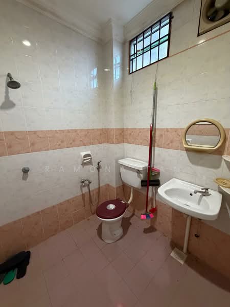 2-storey Terraced House for Sale in Taman Bukit Cheng (Cheng) - Ramona Tan - Bathroom - PropertyGuru.com.my