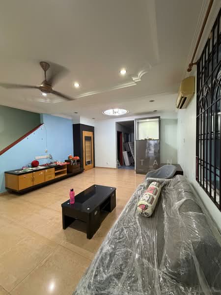 2-storey Terraced House for Sale in Taman Bukit Cheng (Cheng) - Ramona Tan - Living Room - PropertyGuru.com.my