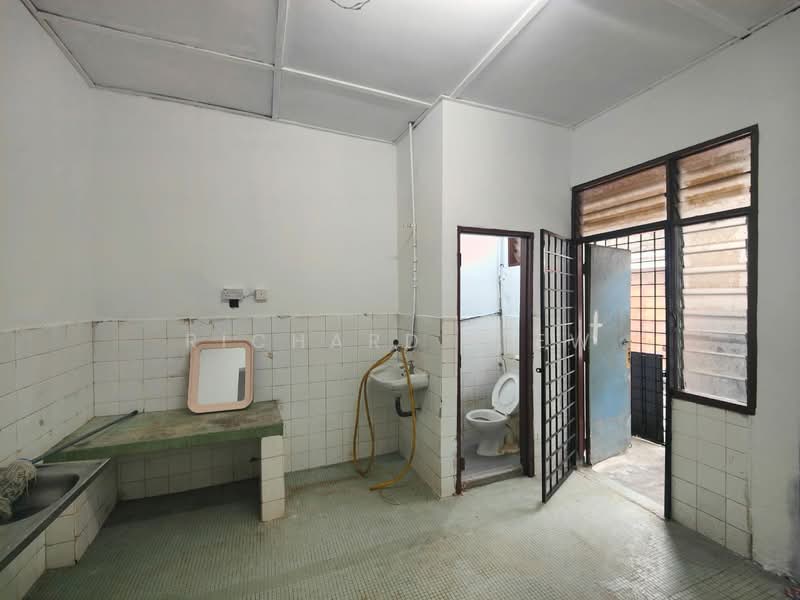 Rumah Teres 1-Tingkat untuk Dijual di SS3 (Petaling Jaya) - Richard Liew - Bathroom - PropertyGuru.com.my