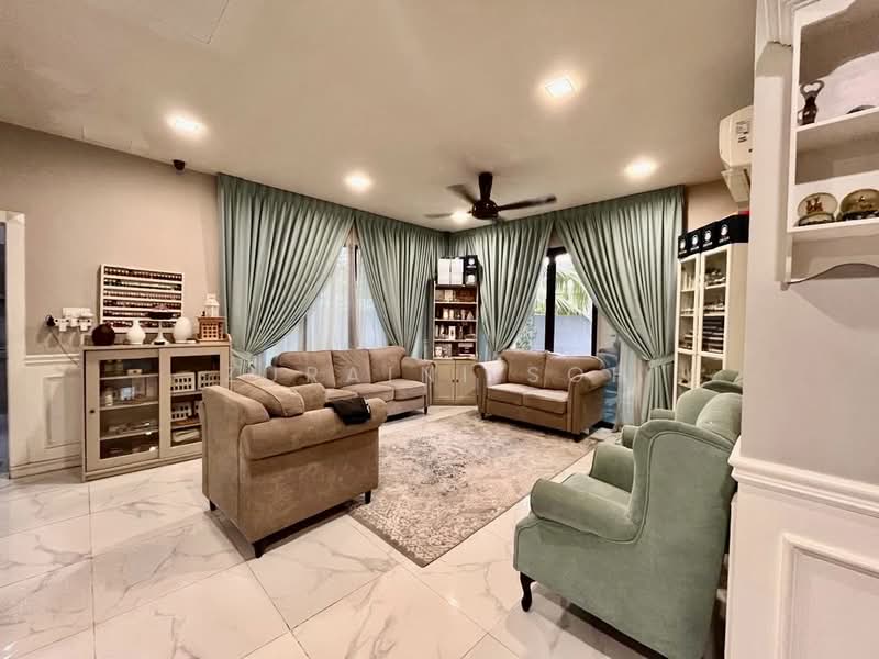 Rumah Berkembar untuk Dijual di Shah Alam (Selangor) - Zuraini Soh - Living Room - PropertyGuru.com.my