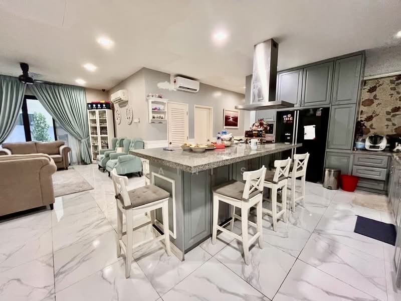 Rumah Berkembar untuk Dijual di Shah Alam (Selangor) - Zuraini Soh - Living Room - PropertyGuru.com.my