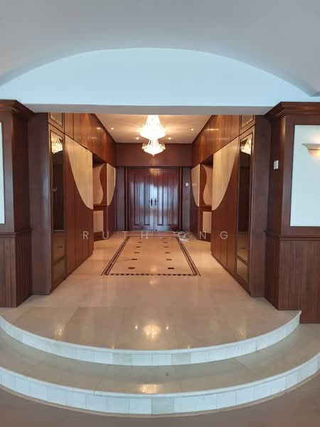 Kondominium untuk Dijual di Silverton Condominium - Ruth Ong - Entrance - PropertyGuru.com.my