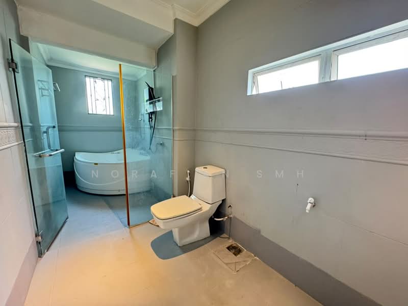 Bungalow House for Rent in Ampang Jaya (Ampang) - Norafian SMH - Bathroom - PropertyGuru.com.my