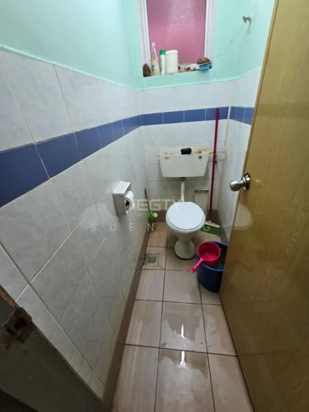 Flat for Sale at Seri Pelangi - Suen Ng - Bathroom - PropertyGuru.com.my