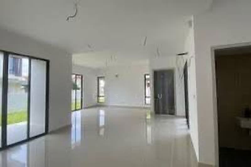 Semi-Detached House for Sale in Bandar Kinrara Seksyen 1 (Bandar Kinrara) - Jess Lau - Living Room - PropertyGuru.com.my