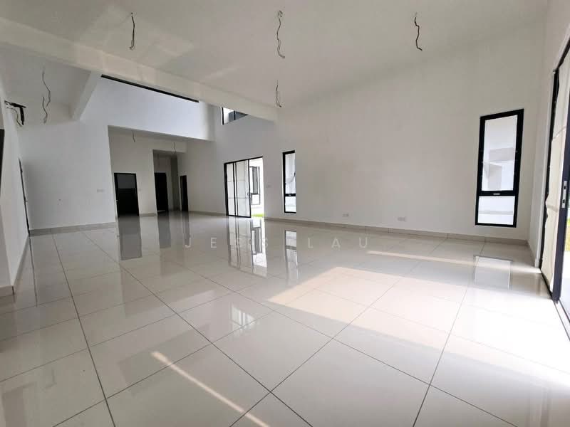 Semi-Detached House for Sale in Bandar Kinrara Seksyen 1 (Bandar Kinrara) - Jess Lau - Living Room - PropertyGuru.com.my