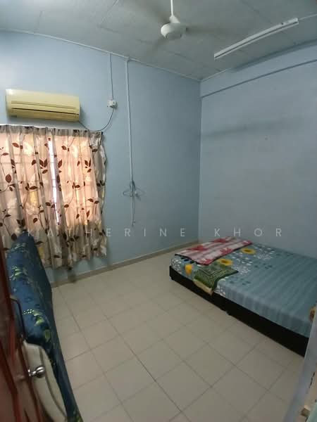 1-storey Terraced House for Rent in Jelutong (Penang) - Katherine Khor - Bedroom - PropertyGuru.com.my