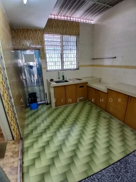 1-storey Terraced House for Rent in Jelutong (Penang) - Katherine Khor - Kitchen - PropertyGuru.com.my