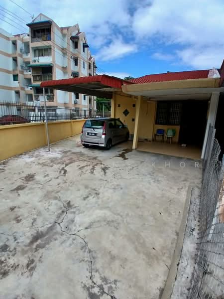 1-storey Terraced House for Rent in Jelutong (Penang) - Katherine Khor - Exterior - PropertyGuru.com.my