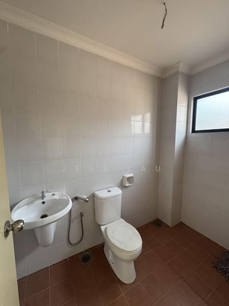 Rumah Teres 2.5-Tingkat untuk Dijual di Bandar Kinrara Seksyen 9 (Bandar Kinrara) - Jess Lau - Bathroom - PropertyGuru.com.my
