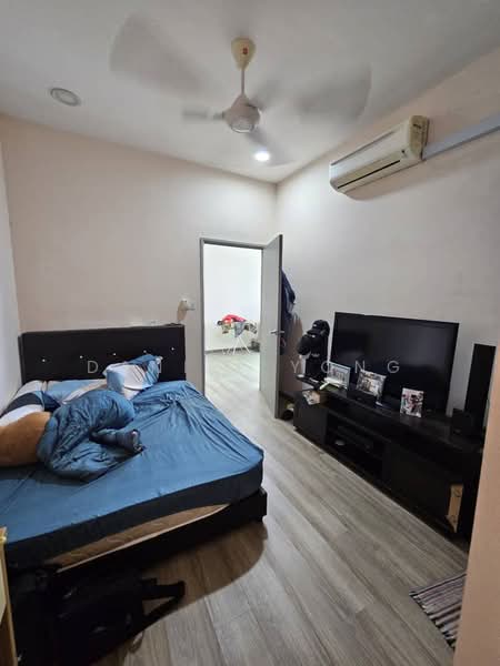 2-storey Terraced House for Sale in Bandar Seri Alam (Masai) - Daniel Yong - Bedroom - PropertyGuru.com.my