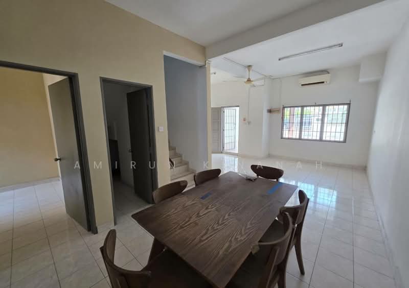 Rumah Teres untuk Dijual di Bandar Puteri Klang (Klang) - Amirun Kinanah - Dining Room - PropertyGuru.com.my